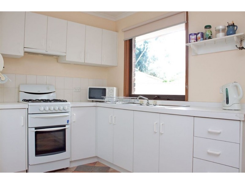 18 Mollisons Hill, Hampton Park VIC 3976