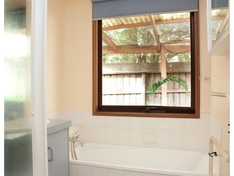 18 Mollisons Hill, Hampton Park VIC 3976