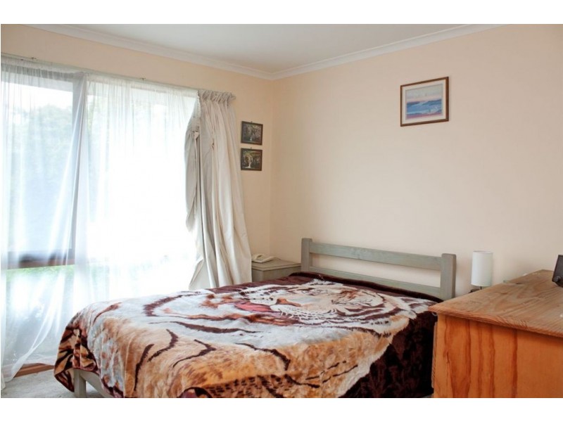 18 Mollisons Hill, Hampton Park VIC 3976