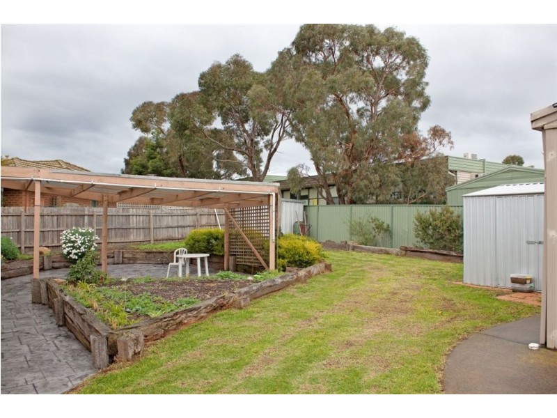 18 Mollisons Hill, Hampton Park VIC 3976