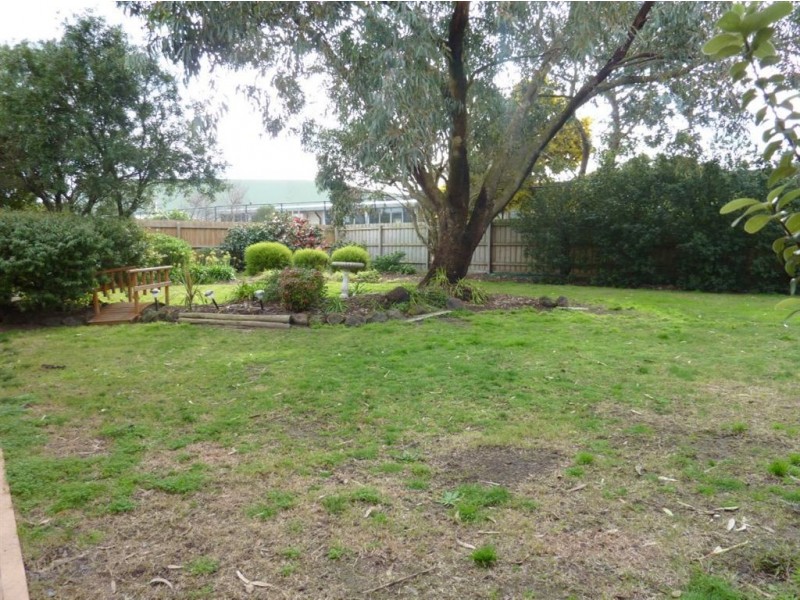 12 Flinders Court, Cranbourne North VIC 3977