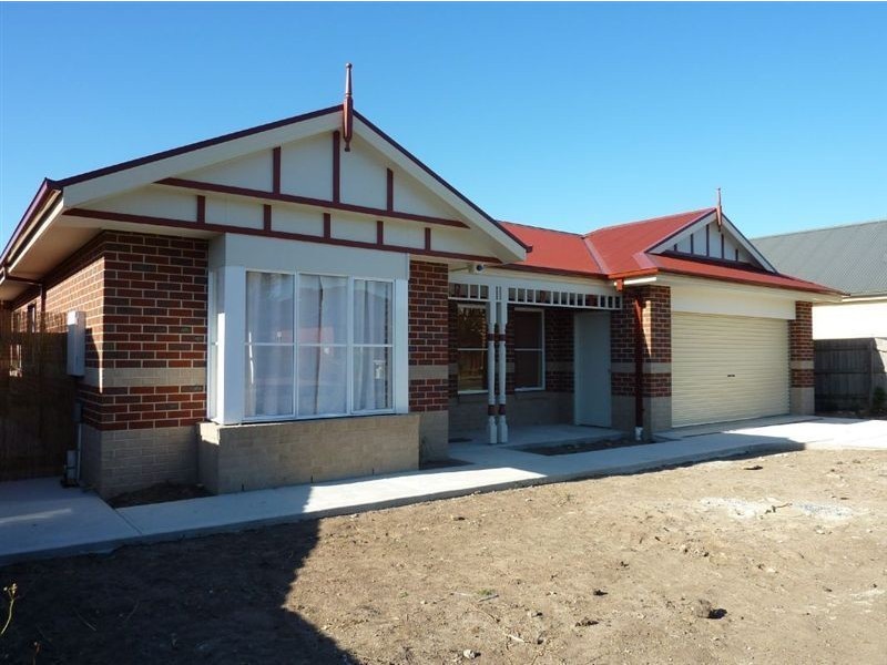 15 Baynton Crescent, Lynbrook VIC 3975