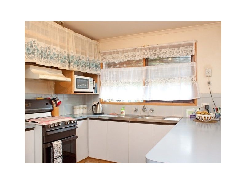 27 Sarah Place, Hampton Park VIC 3976