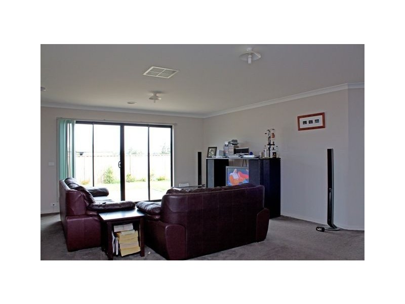 19 Blue Peppermint Crescent, Lyndhurst VIC 3975