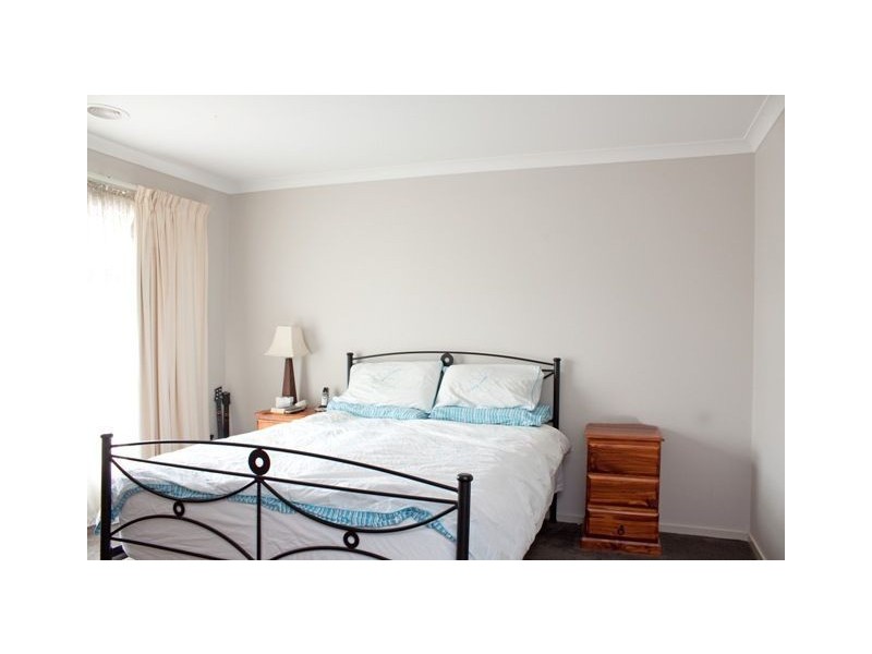 19 Blue Peppermint Crescent, Lyndhurst VIC 3975