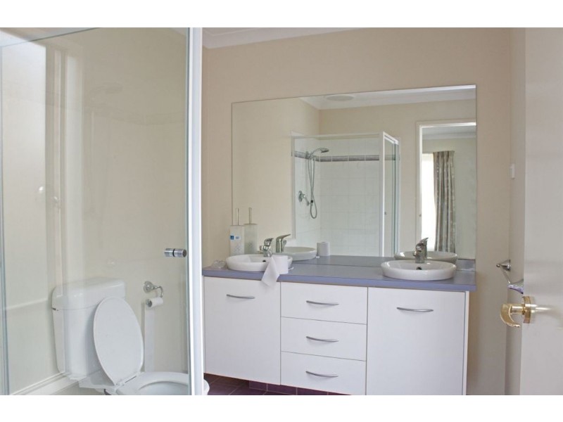 198 Paterson Drive, Lynbrook VIC 3975