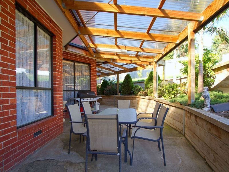 8 Blackwood Drive, Hampton Park VIC 3976