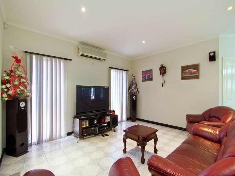 8 Blackwood Drive, Hampton Park VIC 3976