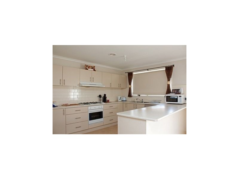 29 Domino Way, Hampton Park VIC 3976