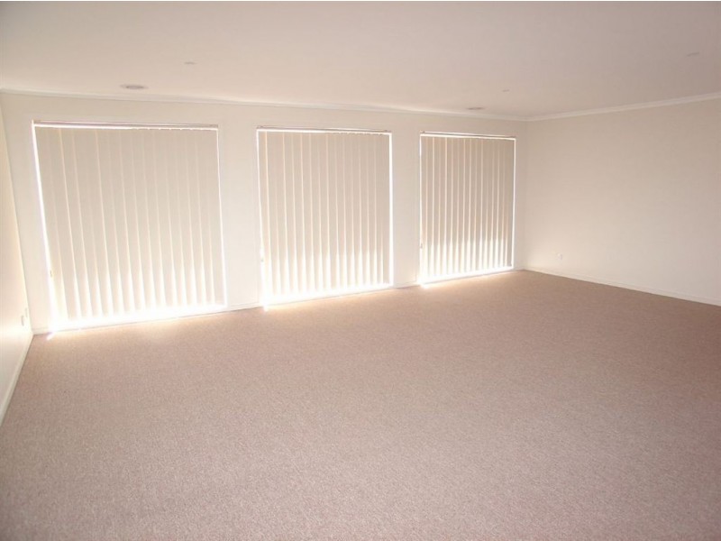 1/17 Linmac Court, Hampton Park VIC 3976