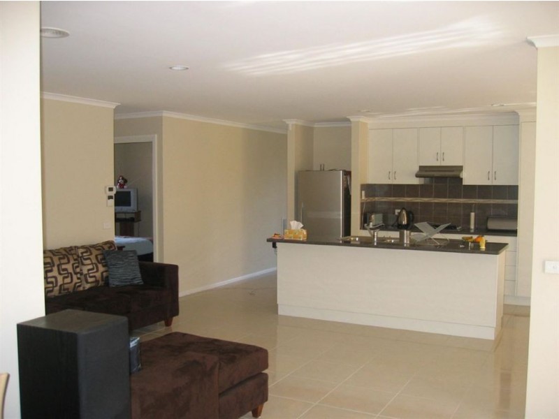 4 Speranza Place, Lynbrook VIC 3975