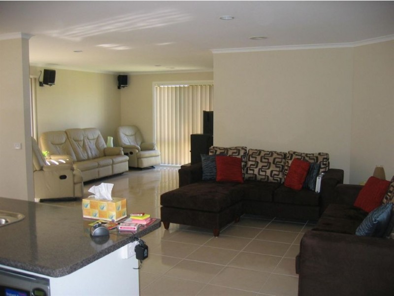 4 Speranza Place, Lynbrook VIC 3975