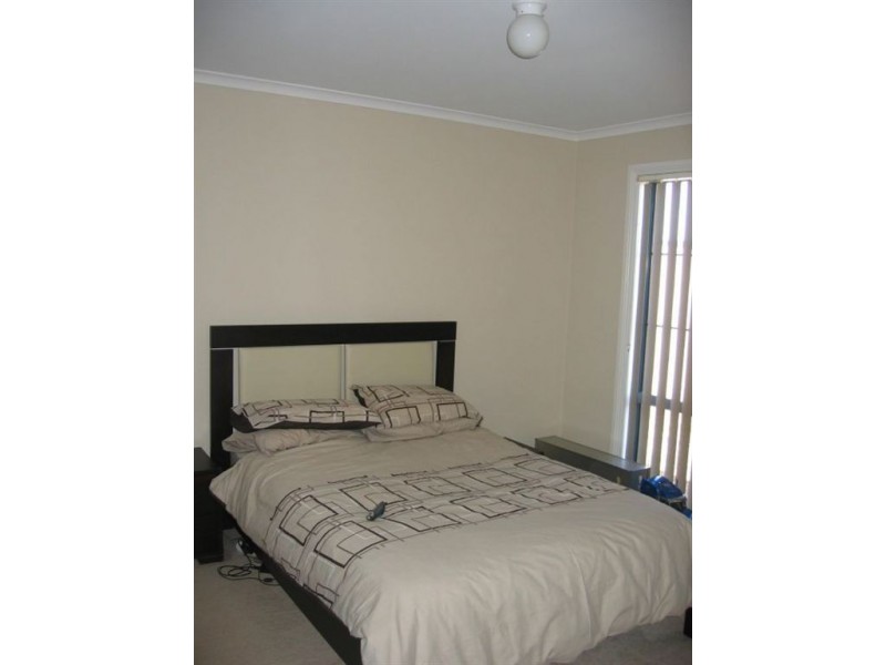 4 Speranza Place, Lynbrook VIC 3975