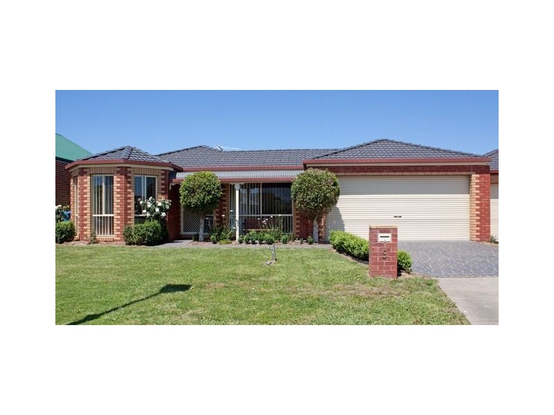 9 Manor Court, Cranbourne East VIC 3977