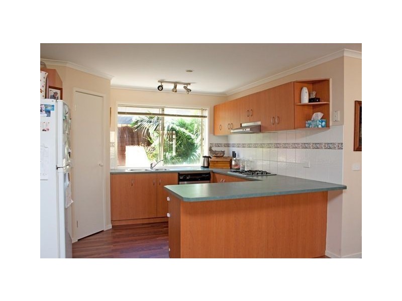 9 Manor Court, Cranbourne East VIC 3977