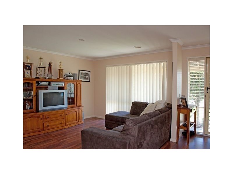 9 Manor Court, Cranbourne East VIC 3977