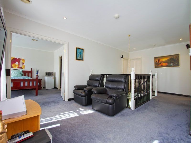 8 Blackwood Drive, Hampton Park VIC 3976