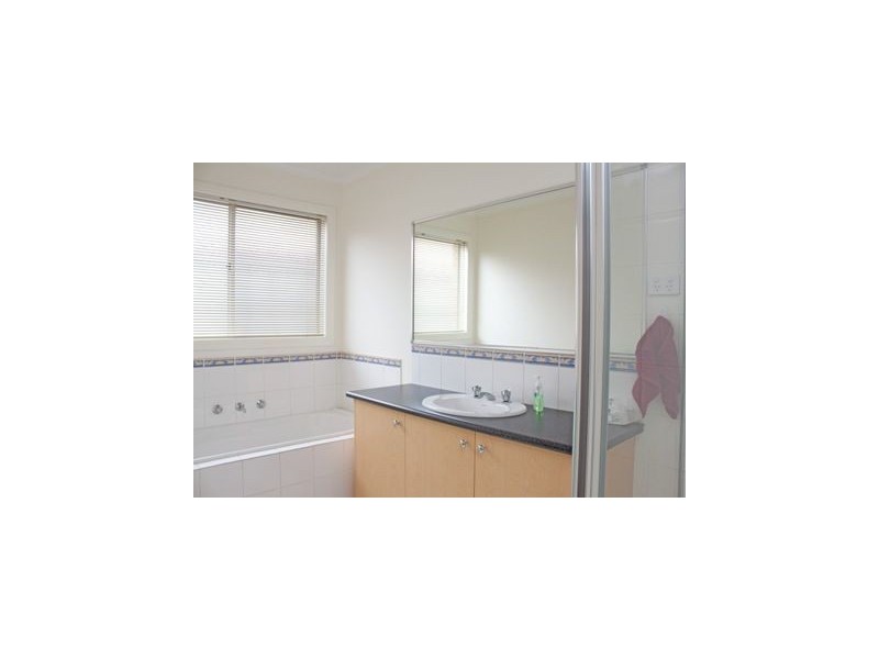 27 Elida Crescent, Narre Warren South VIC 3805