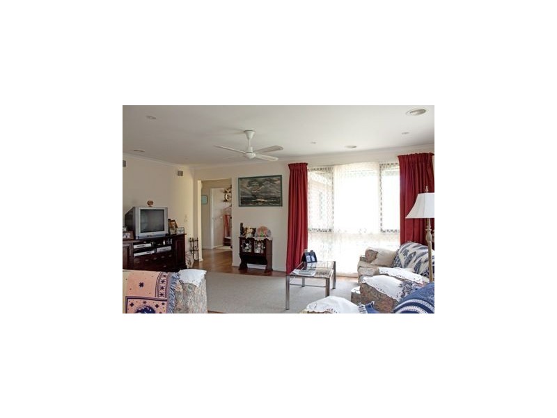 4 Garnet Court, Hampton Park VIC 3976