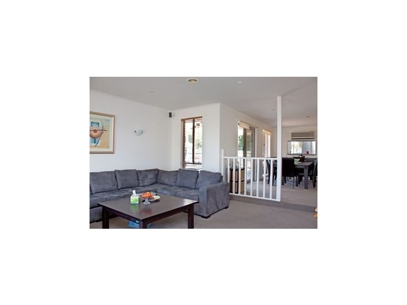 64 The Parkway, Hampton Park VIC 3976