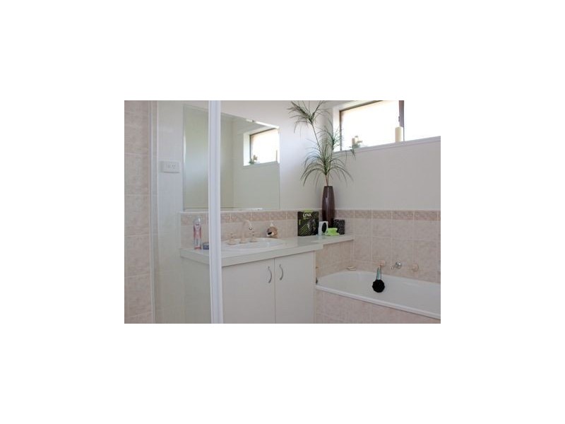 64 The Parkway, Hampton Park VIC 3976