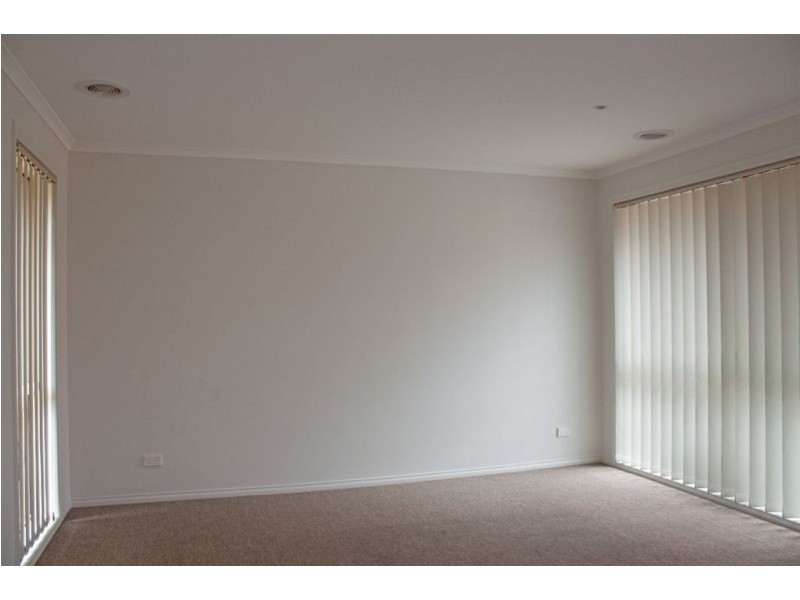 4/17 Linmac Court, Hampton Park VIC 3976