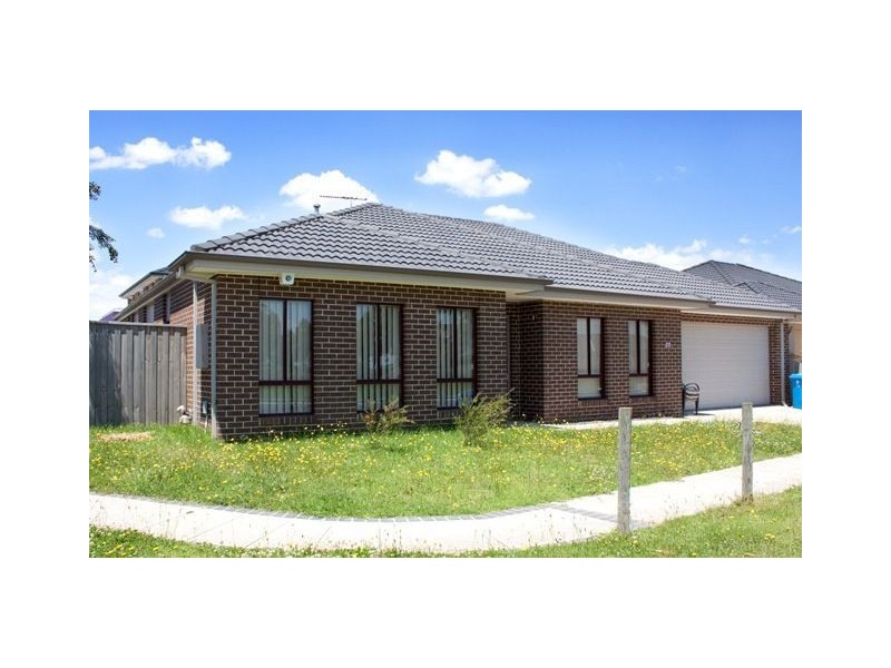 22 Hal Porter Terrace, Lynbrook VIC 3975