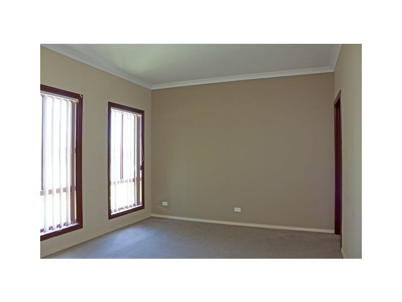 22 Hal Porter Terrace, Lynbrook VIC 3975