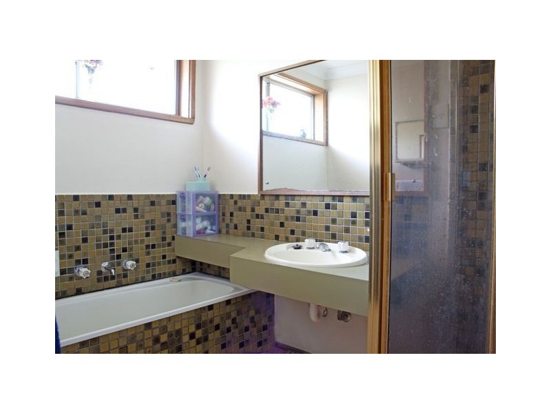 6 The Grange, Hampton Park VIC 3976