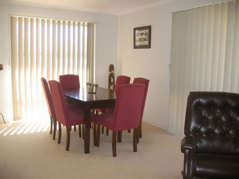 32 Astley Wynd, Lynbrook VIC 3975
