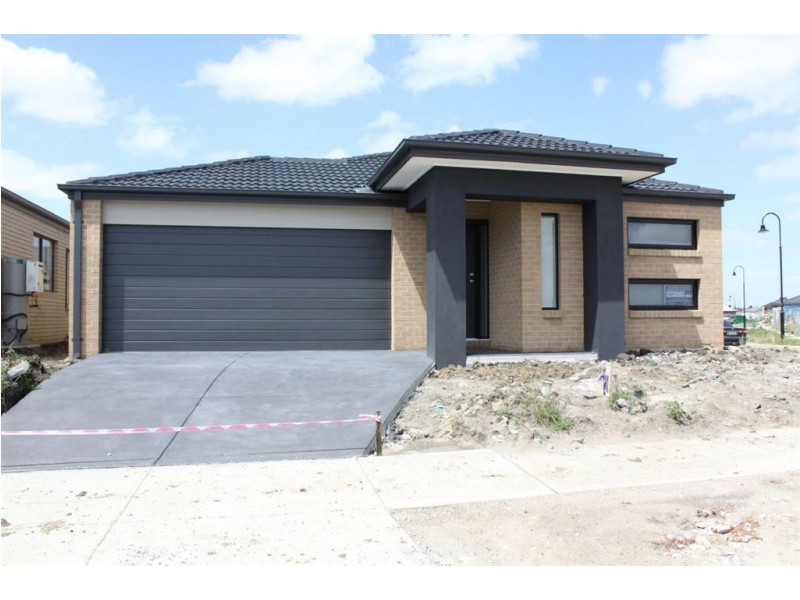 76 Boland Drive, Lyndhurst VIC 3975