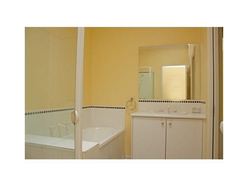 10 Cato Parkway, Lynbrook VIC 3975