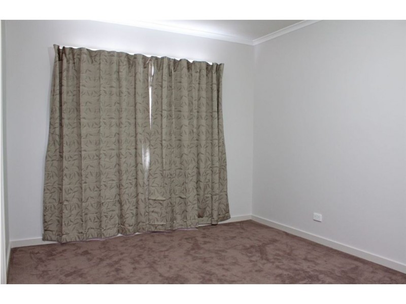 10 Tarragon Court, Lynbrook VIC 3975