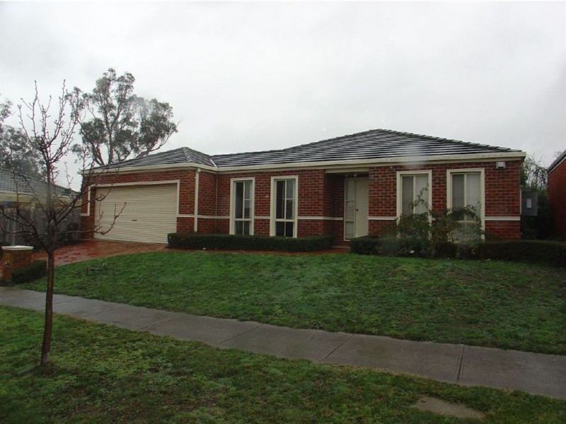 2 The Eyrie, Hampton Park VIC 3976