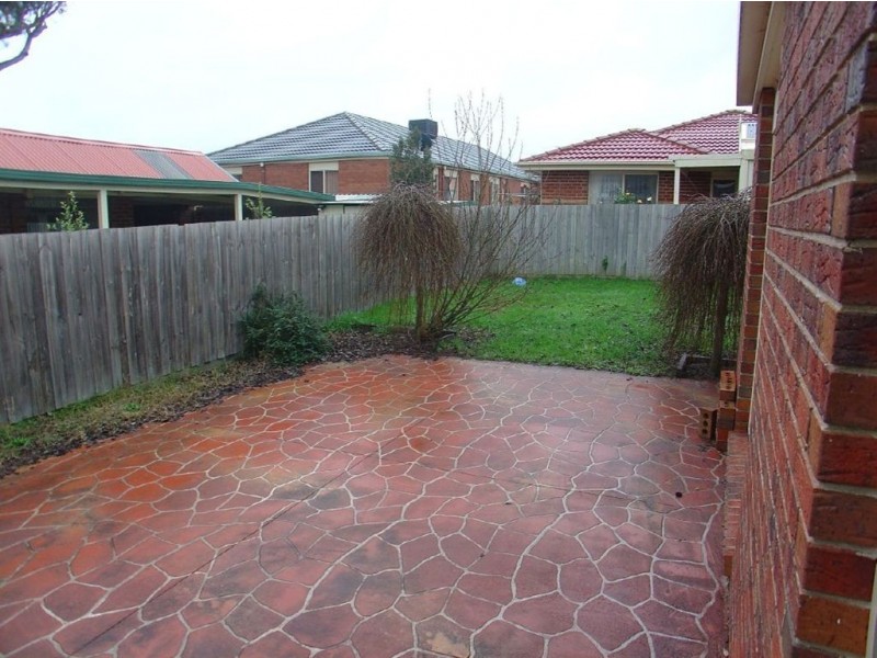 2 The Eyrie, Hampton Park VIC 3976