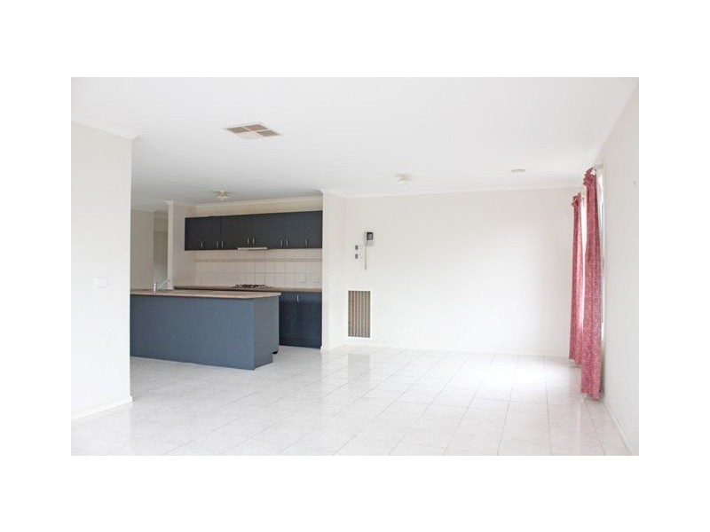 110 Langbourne Drive, Narre Warren South VIC 3805