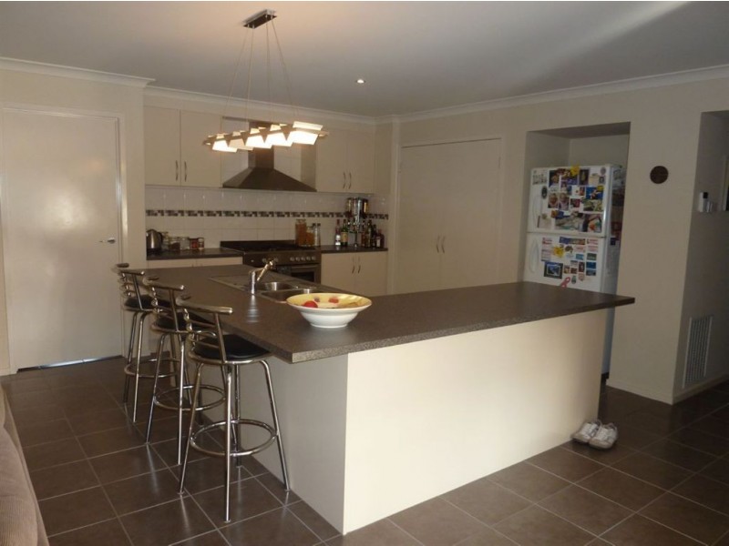 16 Wattle Valley Close, Lyndhurst VIC 3975