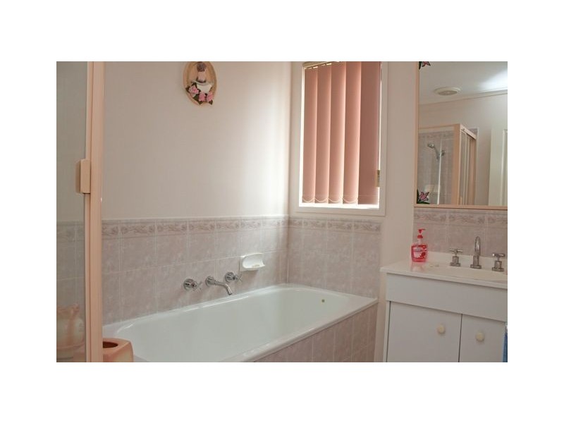 12 Pinnacle Way, Hampton Park VIC 3976