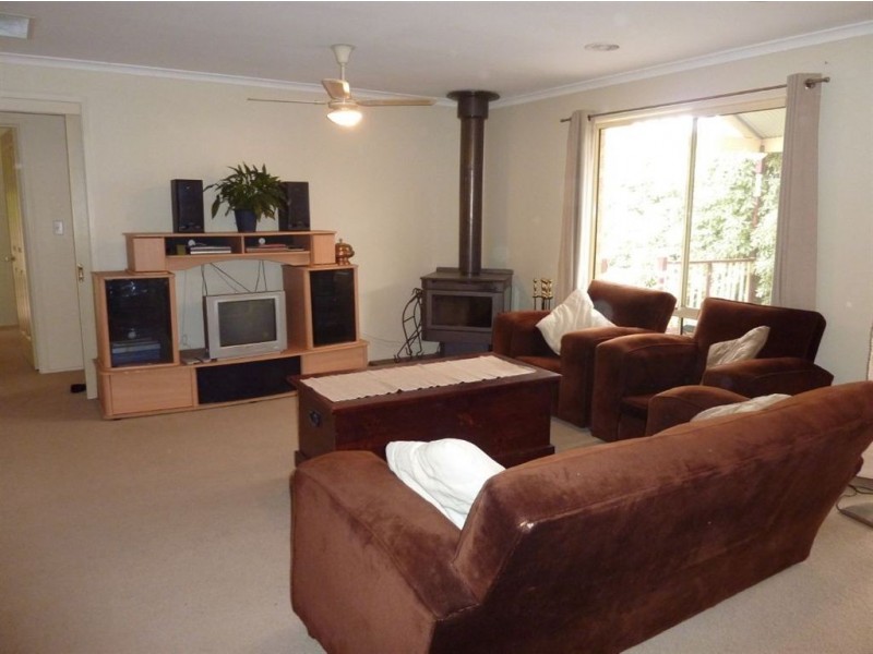 23 Jarryd Crescent, Berwick VIC 3806