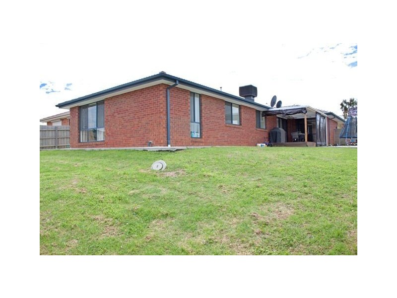 19 Nirringa Drive, Hampton Park VIC 3976