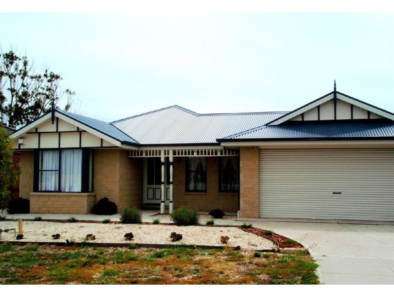 3 Bonwick Close, Lynbrook VIC 3975