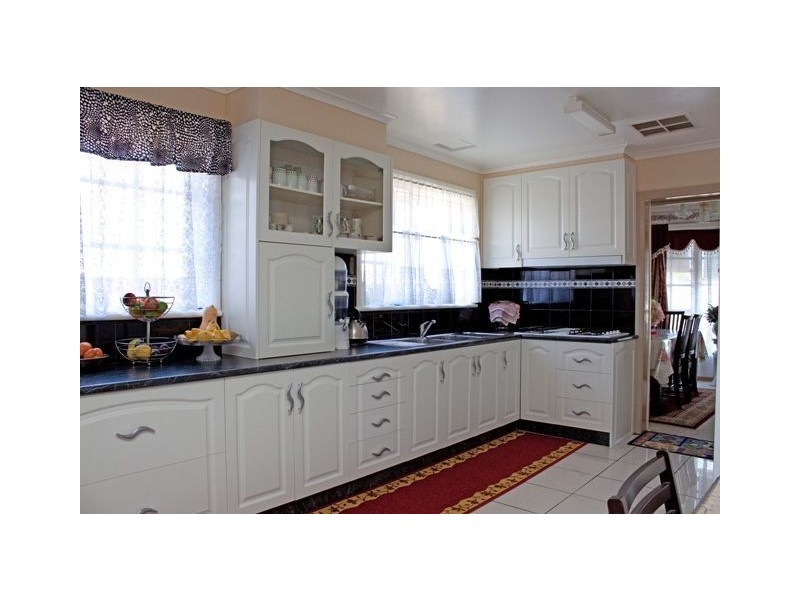 6 Rogers Street, Eumemmerring VIC 3177