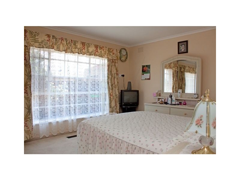 6 Rogers Street, Eumemmerring VIC 3177