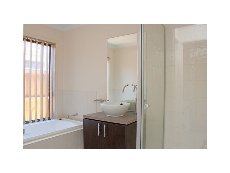 5 Banfield Place, Lyndhurst VIC 3975