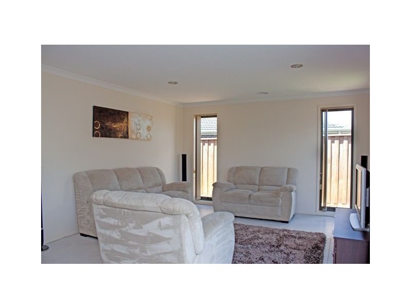 5 Banfield Place, Lyndhurst VIC 3975