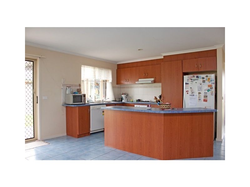 13 Woodchase Court, Cranbourne East VIC 3977