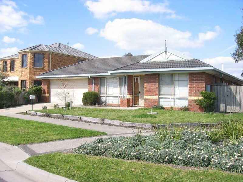 19 Durack Avenue, Lynbrook VIC 3975