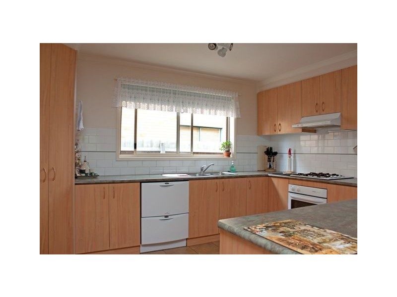 42 Branton Drive, Hampton Park VIC 3976