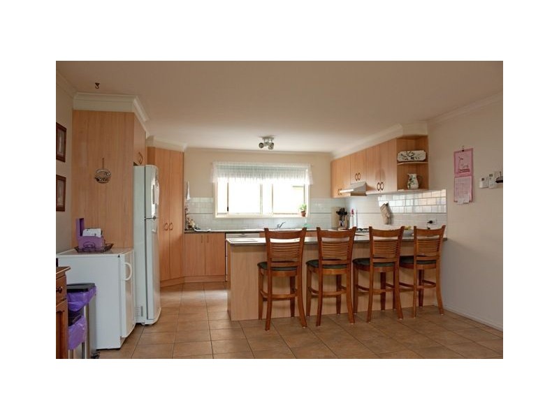 42 Branton Drive, Hampton Park VIC 3976