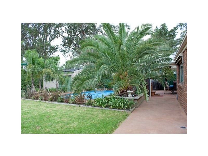 42 Branton Drive, Hampton Park VIC 3976